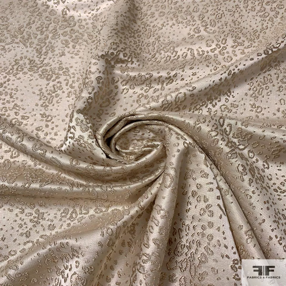 Animal Pattern Textured Metallic Brocade – Light Gold / Champagne